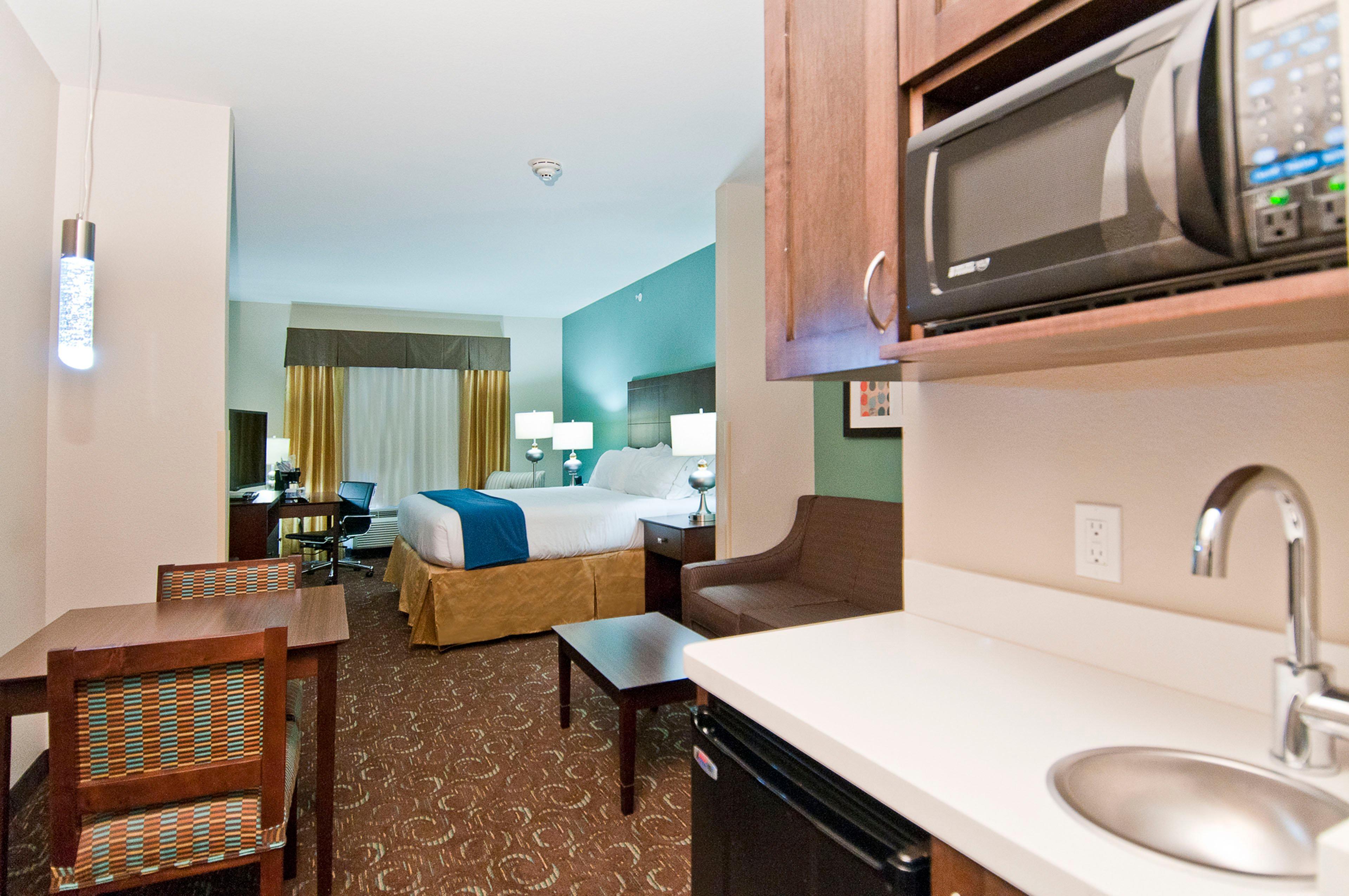 Holiday Inn Express & Suites San Antonio Frost Bank Center By Ihg Exterior foto
