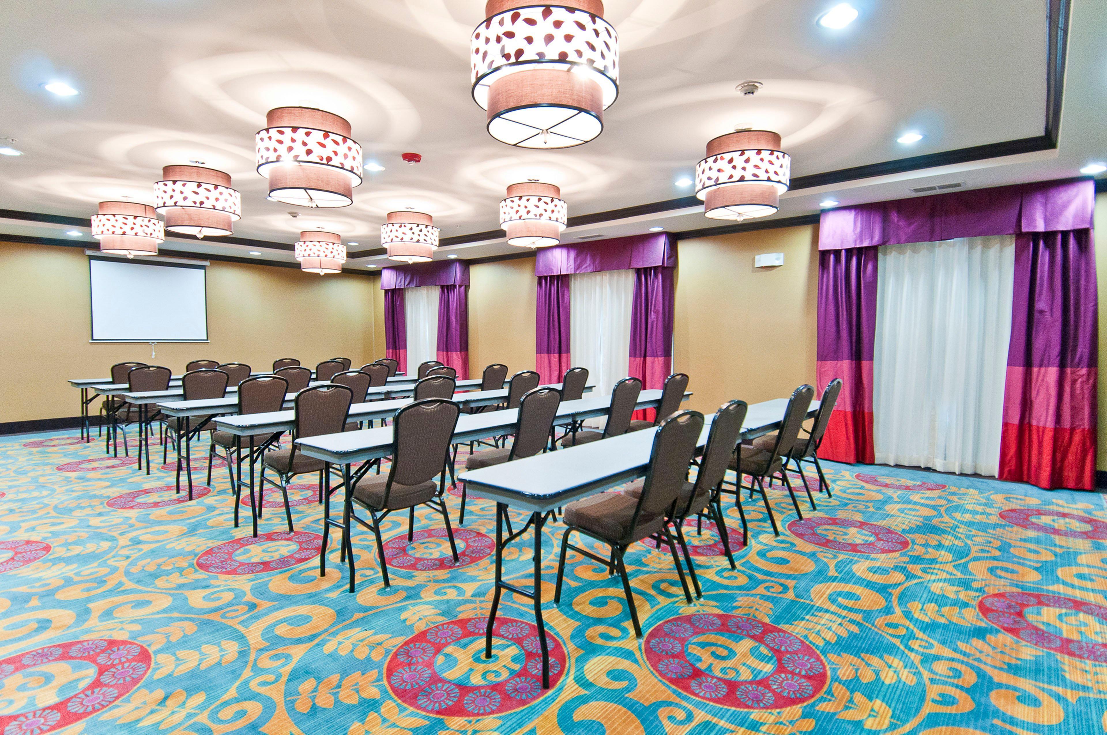 Holiday Inn Express & Suites San Antonio Frost Bank Center By Ihg Exterior foto